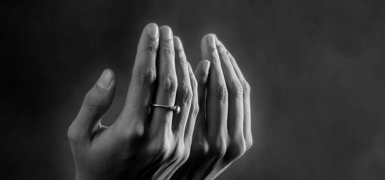 pray, hands, islamic-6268224.jpg