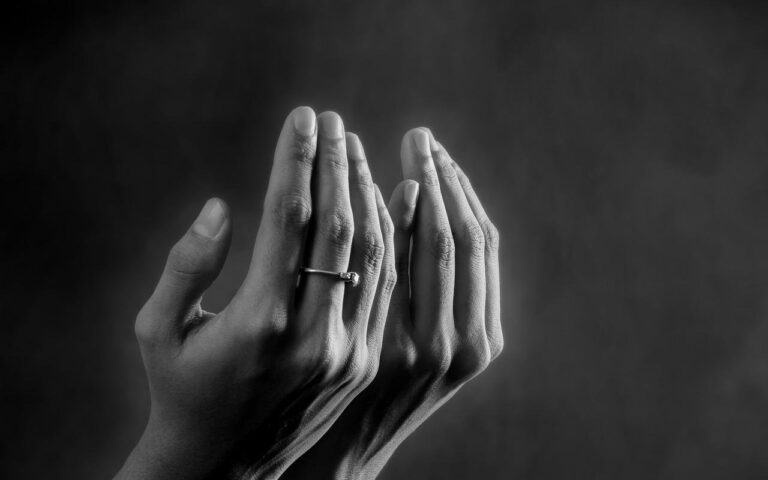 pray, hands, islamic-6268224.jpg